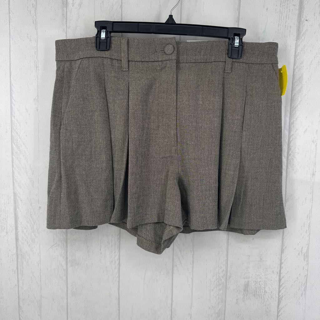 R60 14 pleated shorts
