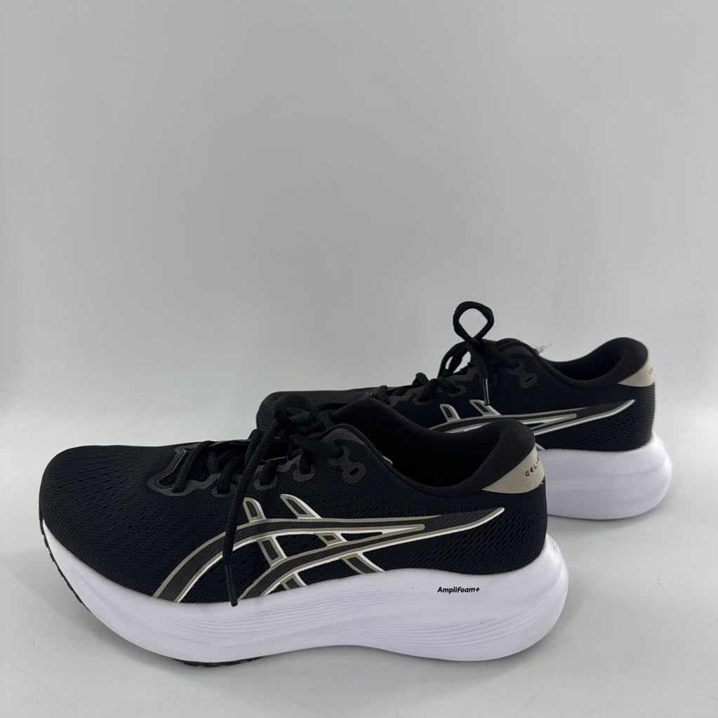 8.5 lace-up sneaker