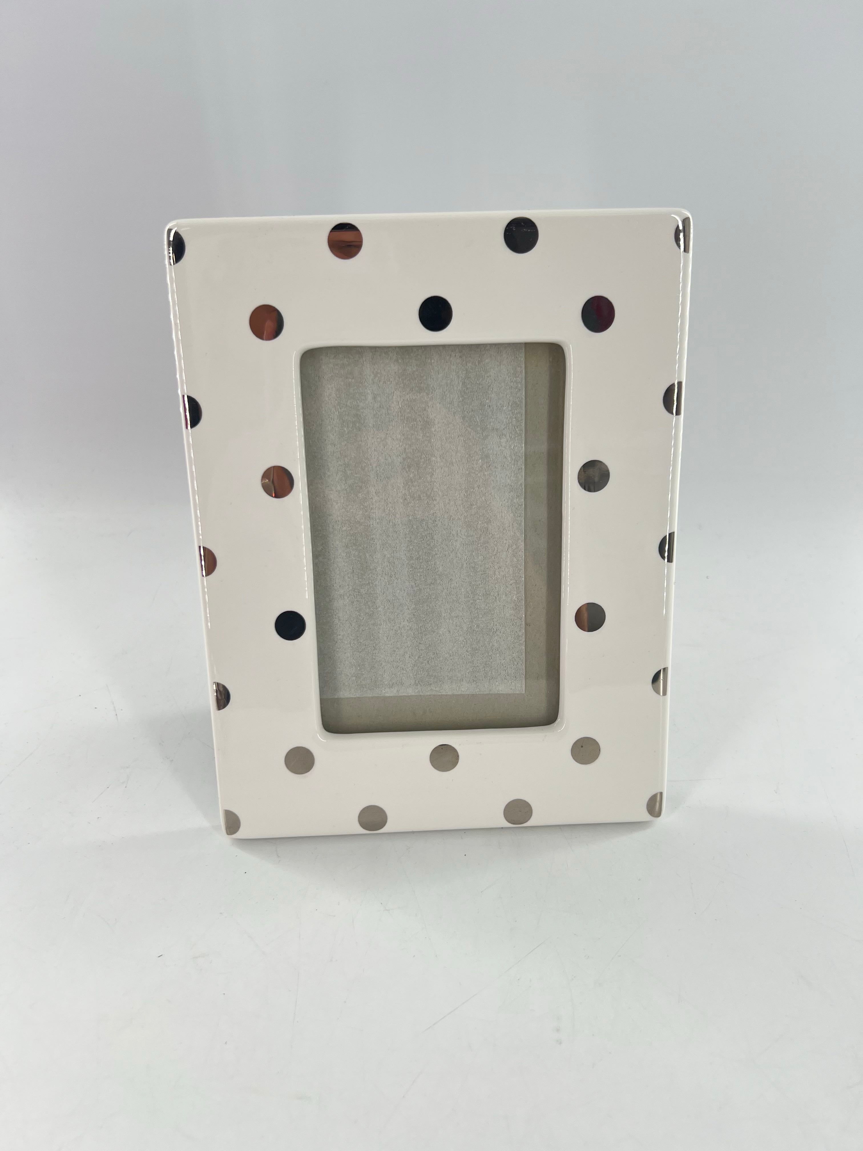 polka-dot photo frame