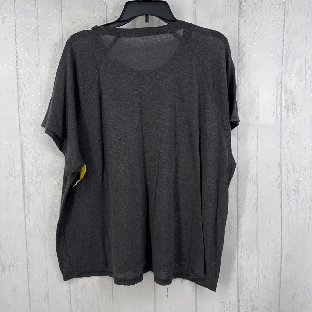 L s/s scoop neck pocket top