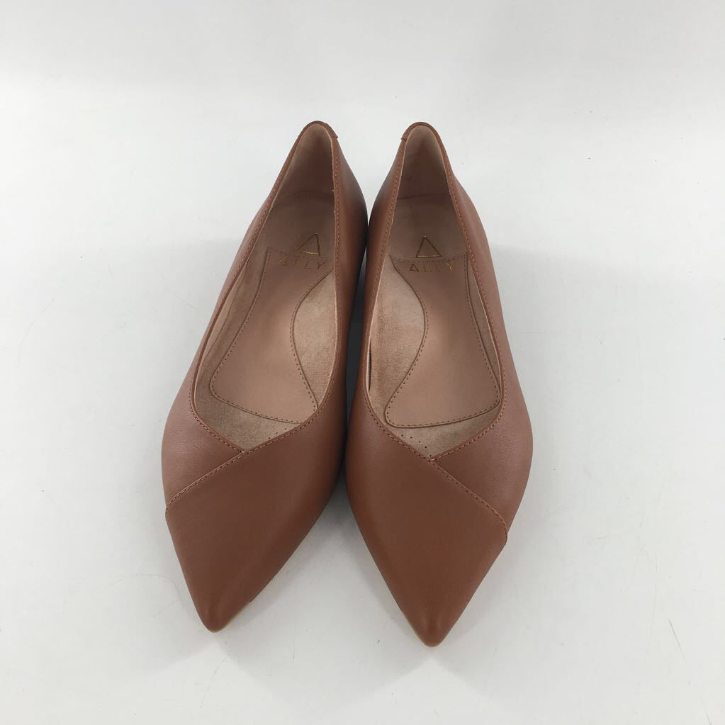 8 leather pointy-toe flats
