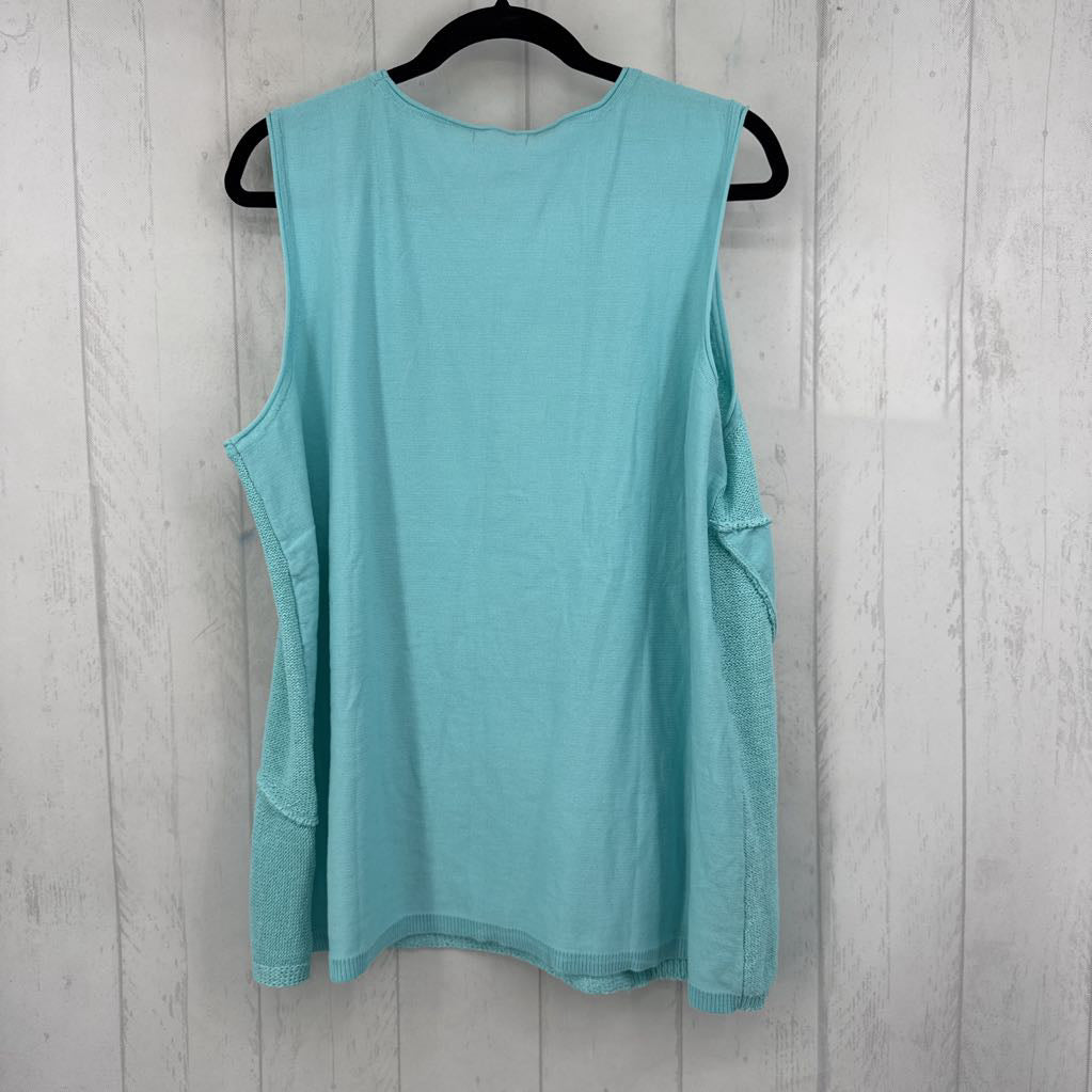 2X scoop neck knit tank