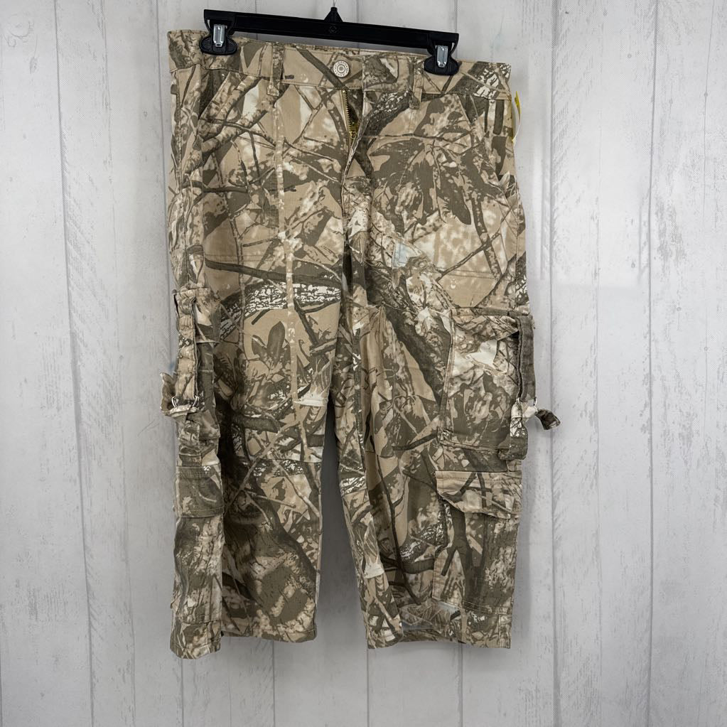 9 camo print utility capris