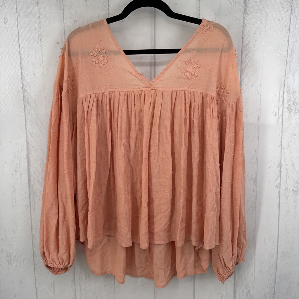 M flo embroidered v-neck l/s top