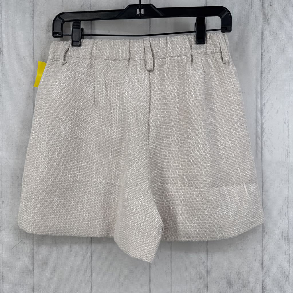 S button detail shorts