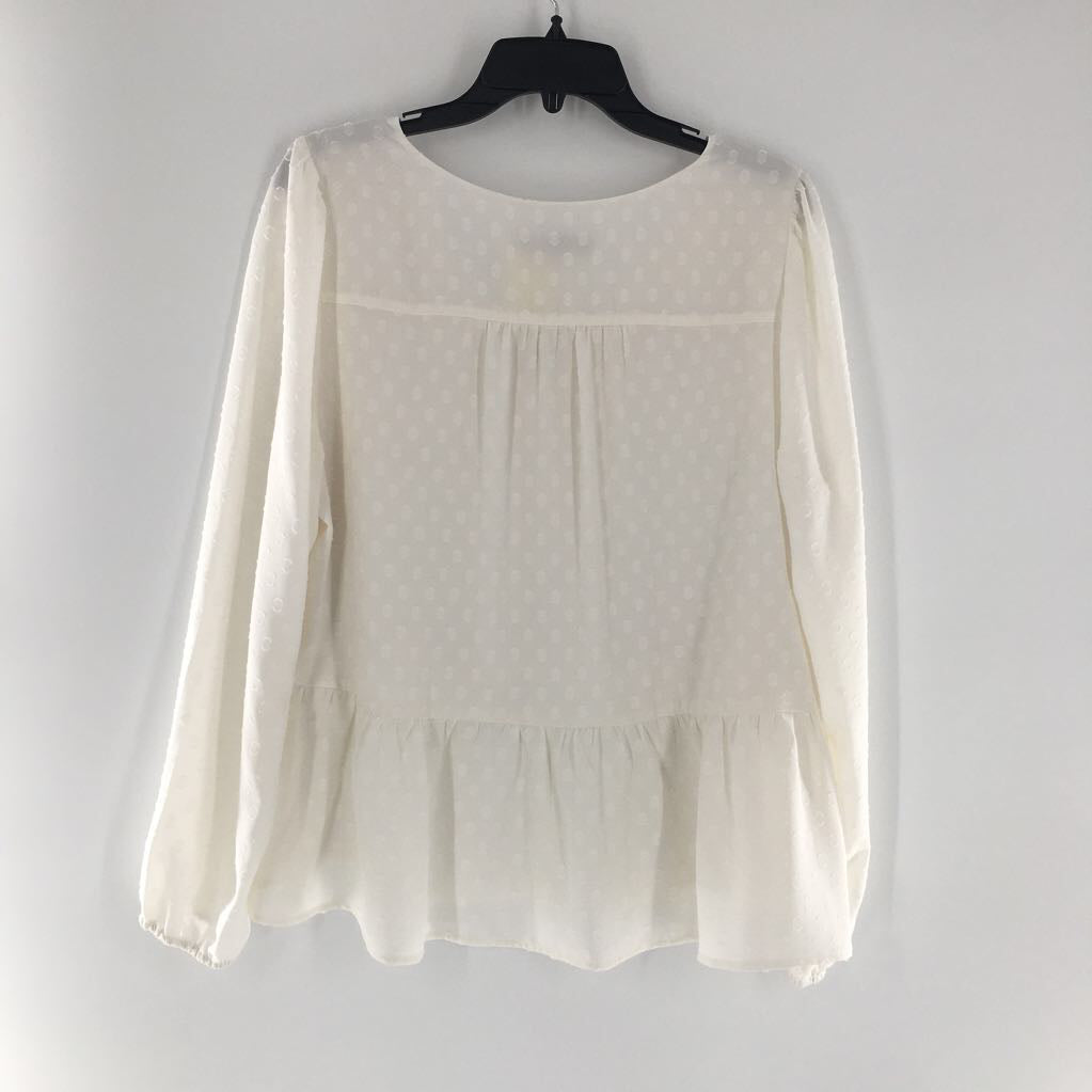L textured circles v-neck l/s top