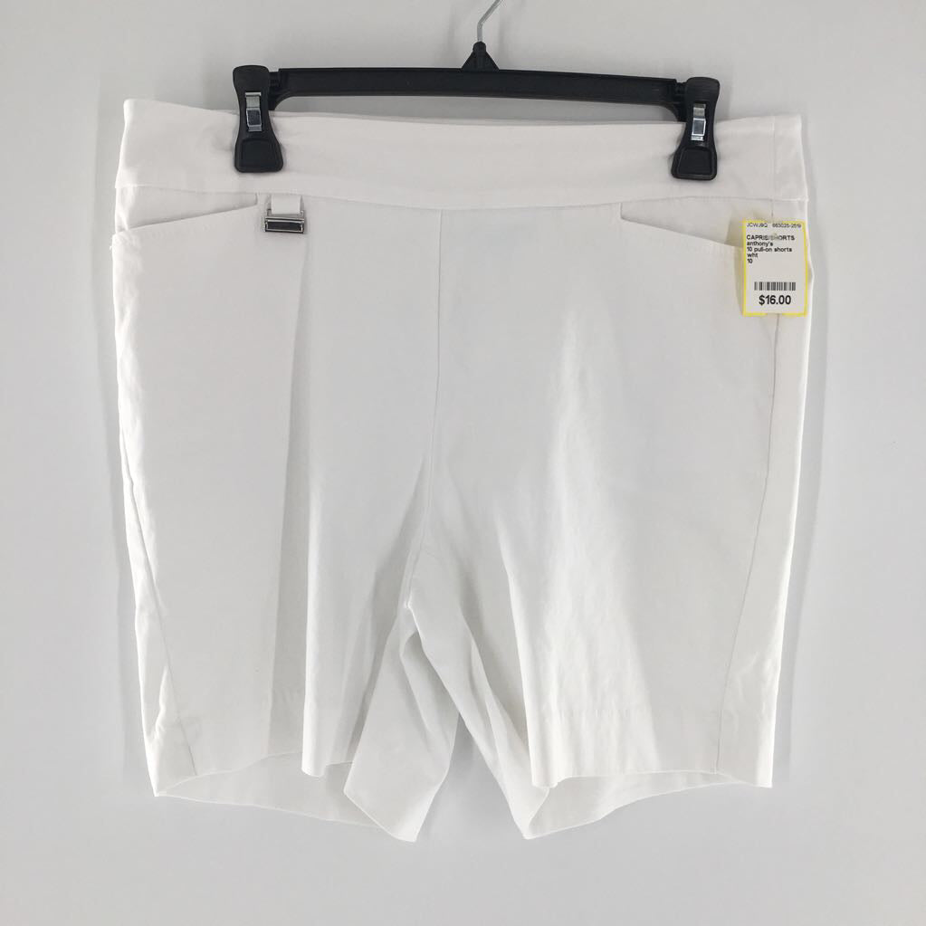 10 pull-on shorts