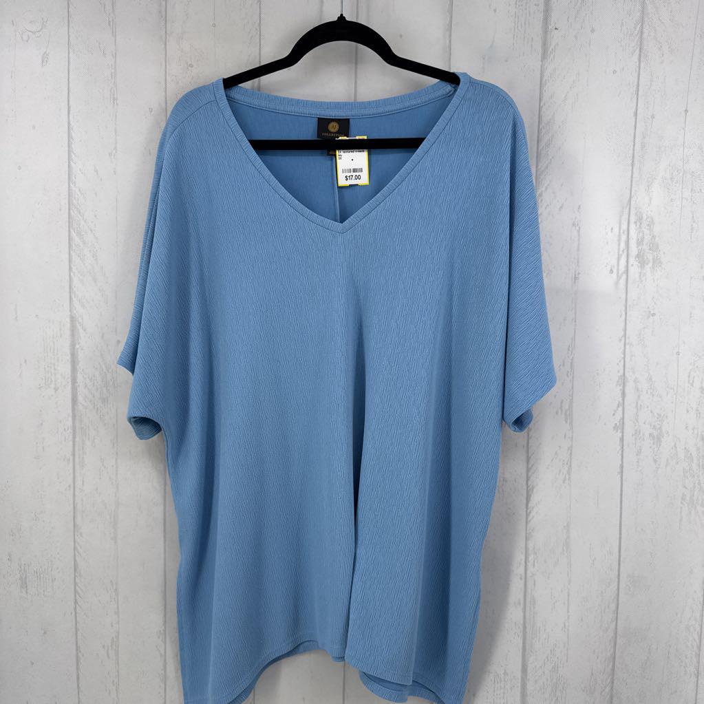 3X textured v-neck s/s top