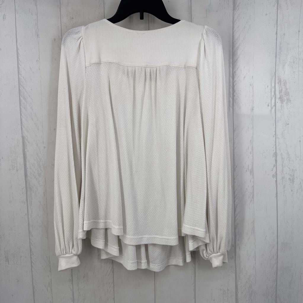 S l/s scoop neck half button pleated top