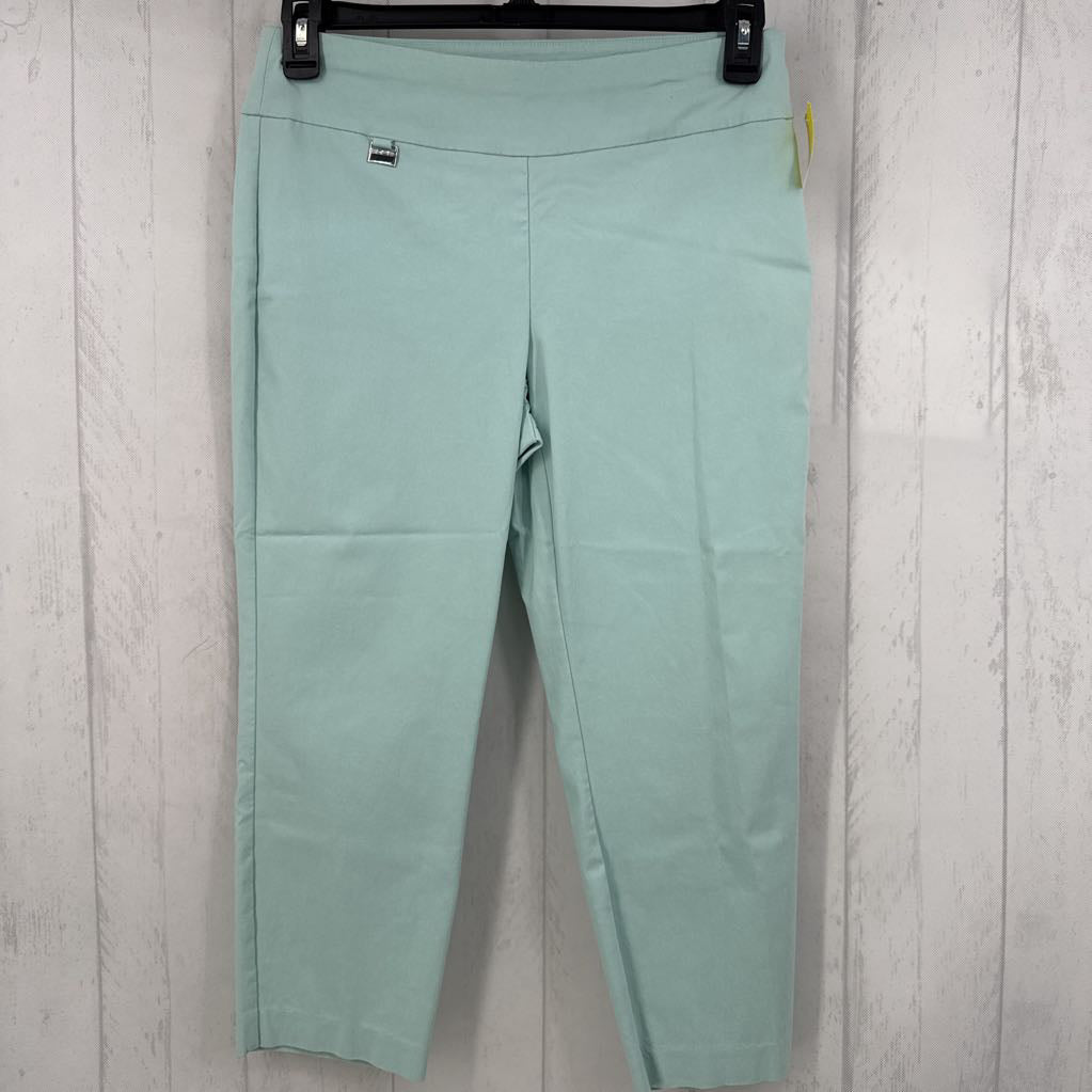 10 pull-on capris