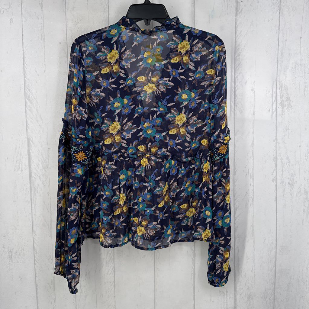 S l/s sheer flower print embroidered v-neck top