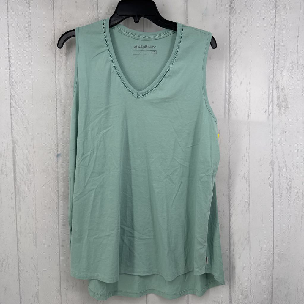 XL v-neck tank