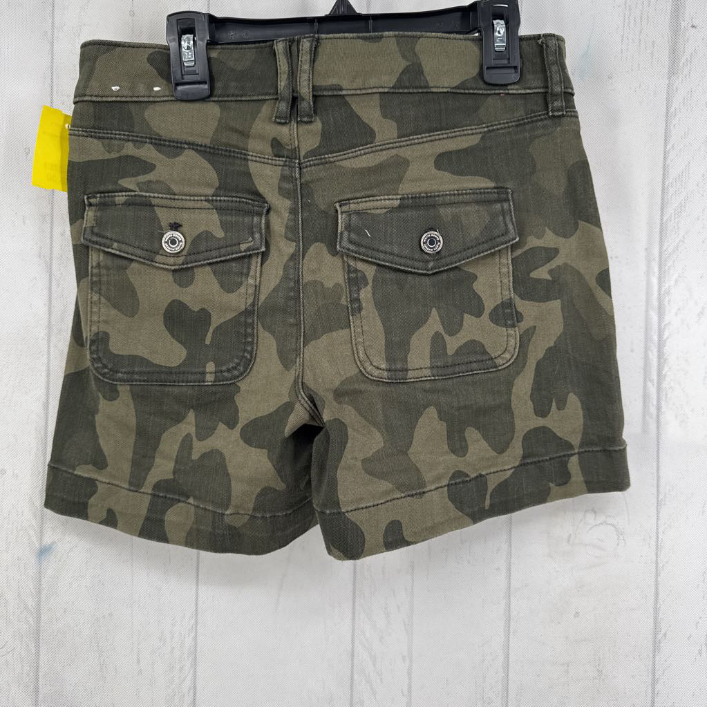 0 camo print shorts
