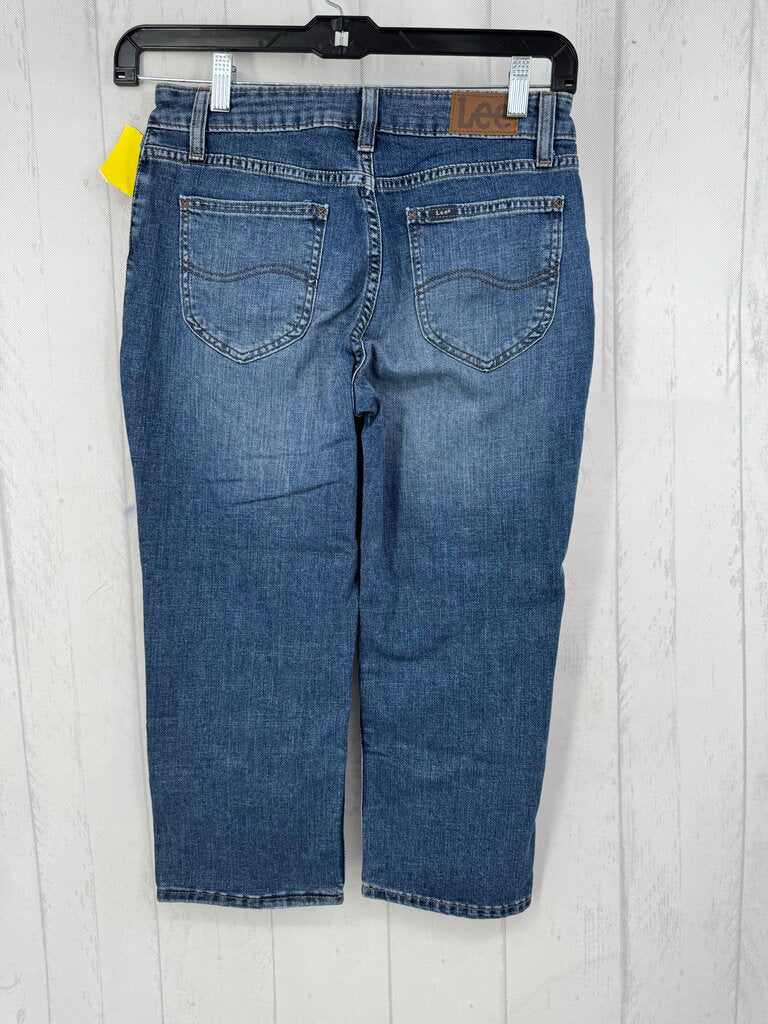 6 mid-rise denim capris
