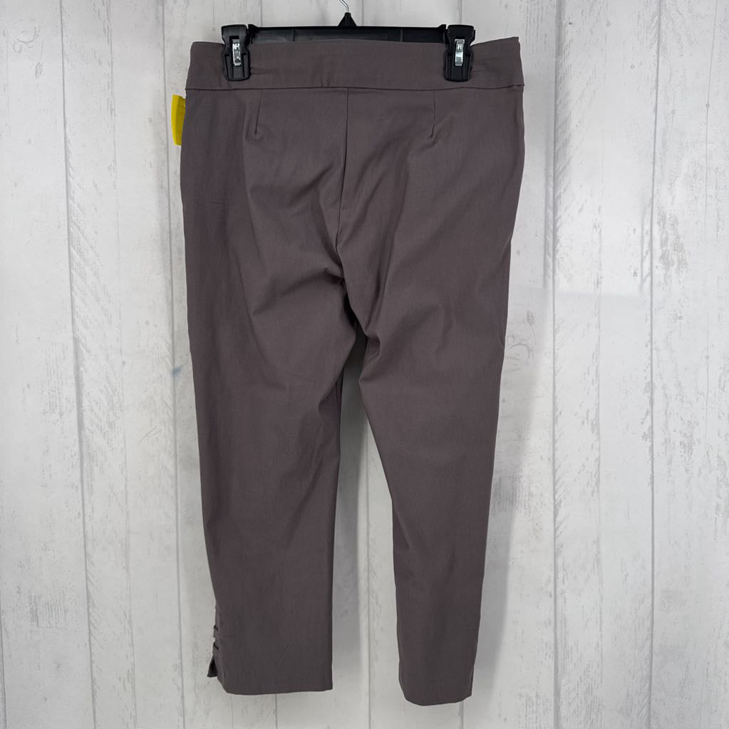 8 pull-on capris