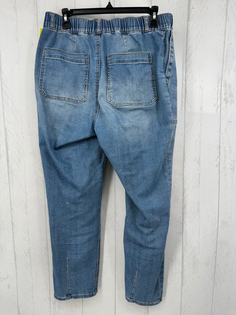 S tapered leg jean