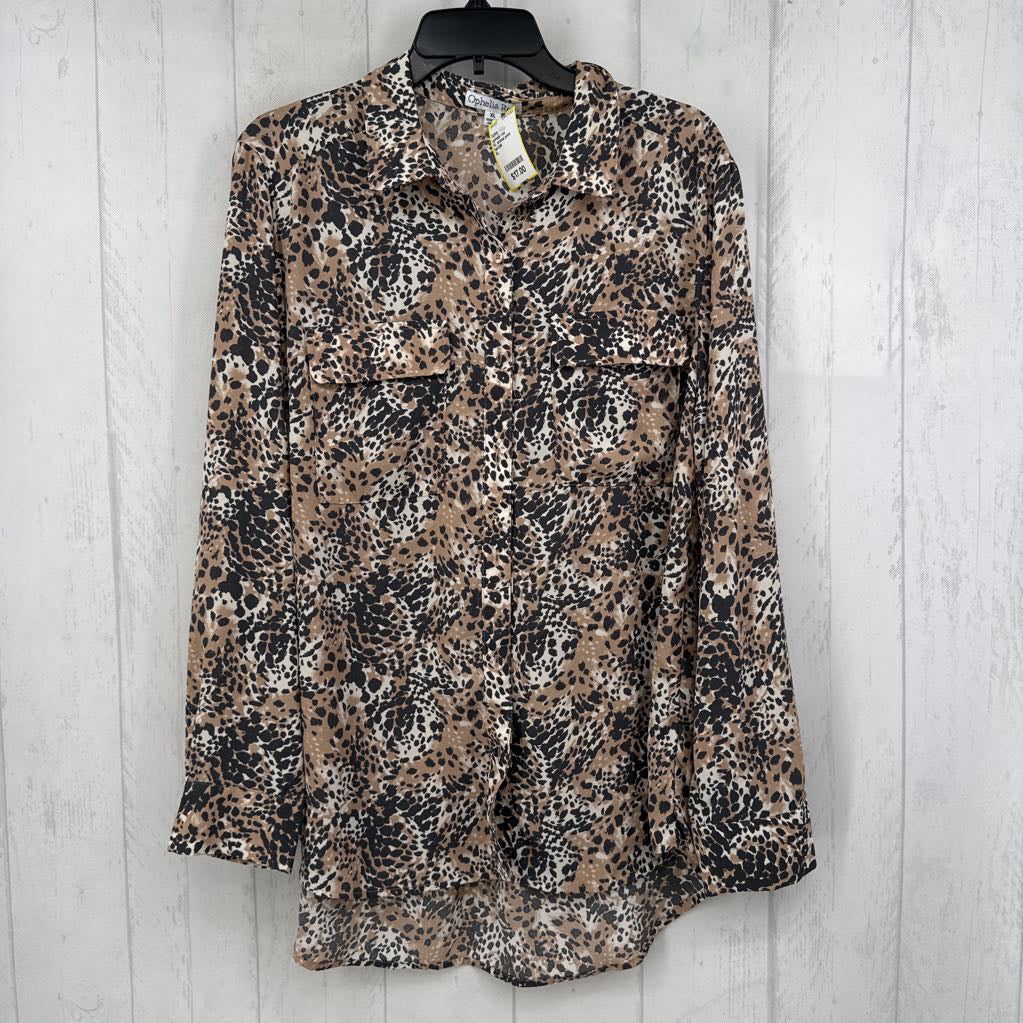 XL animal print button down l/s top