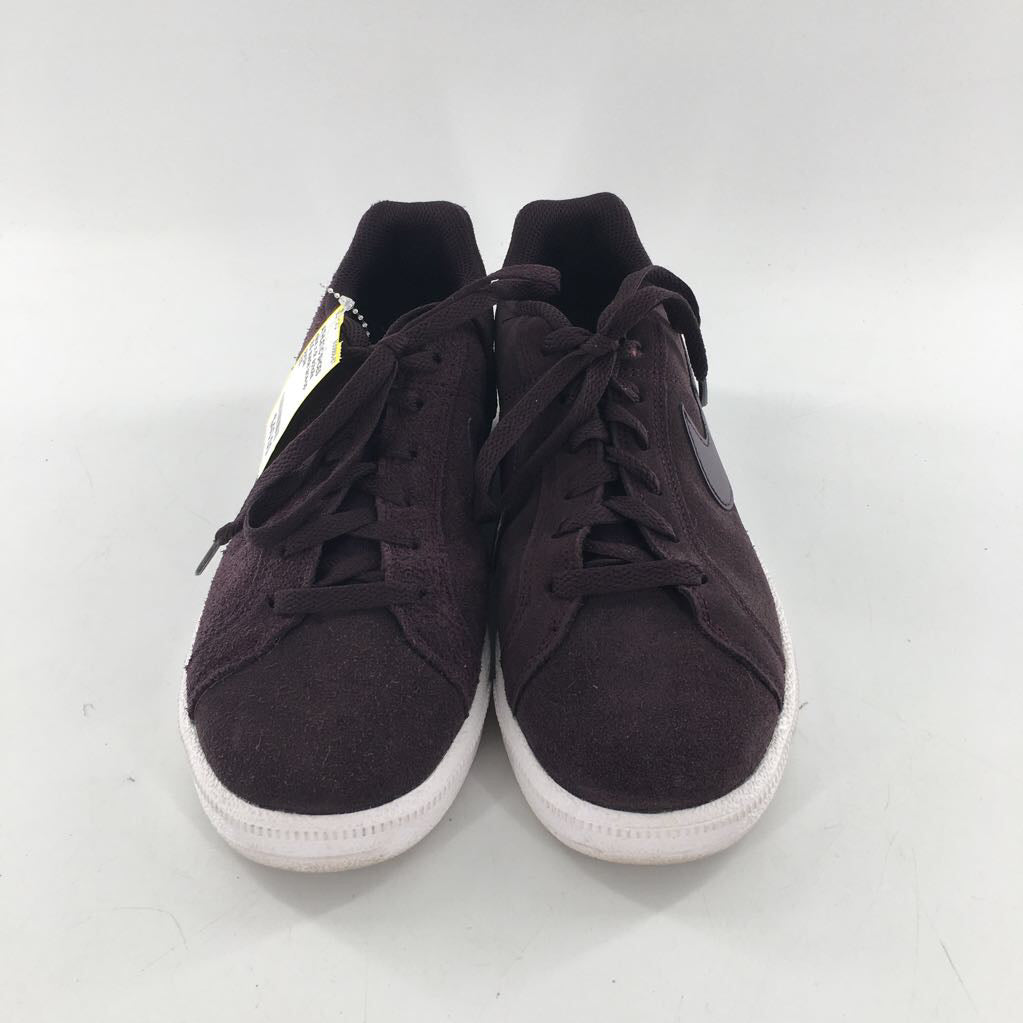 8.5 suede lace-up sneaker