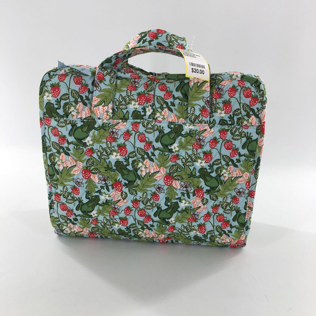 frogberry hanging travel organizer