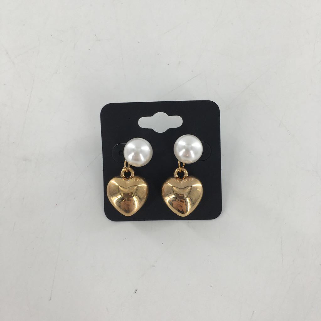 gold heart earrings w/ pearls