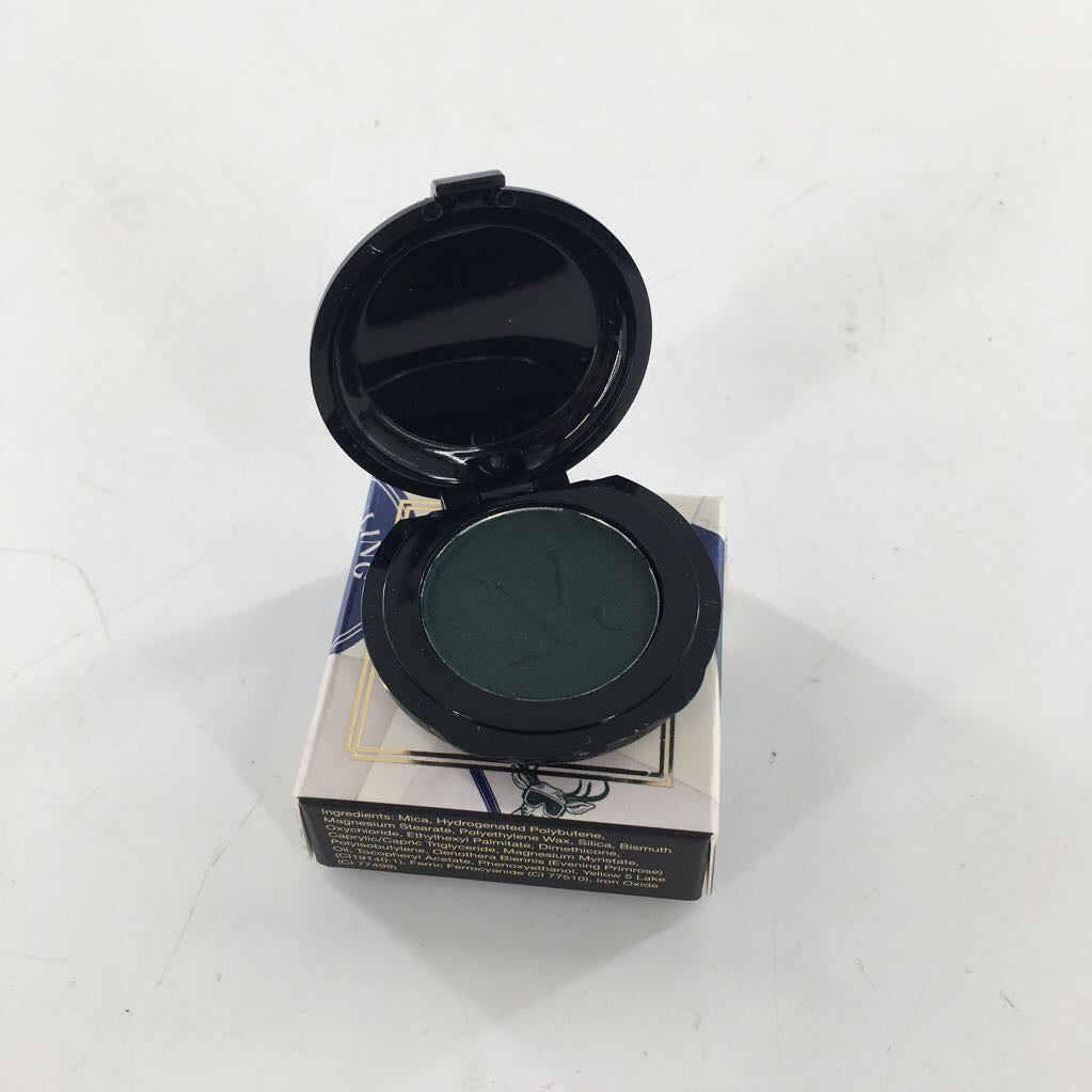 eyeshadow-whistler snow lodge