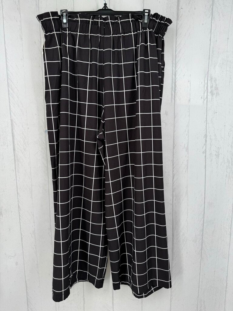 18w pull-on checkered wide leg pant