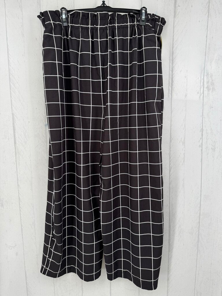18w pull-on checkered wide leg pant