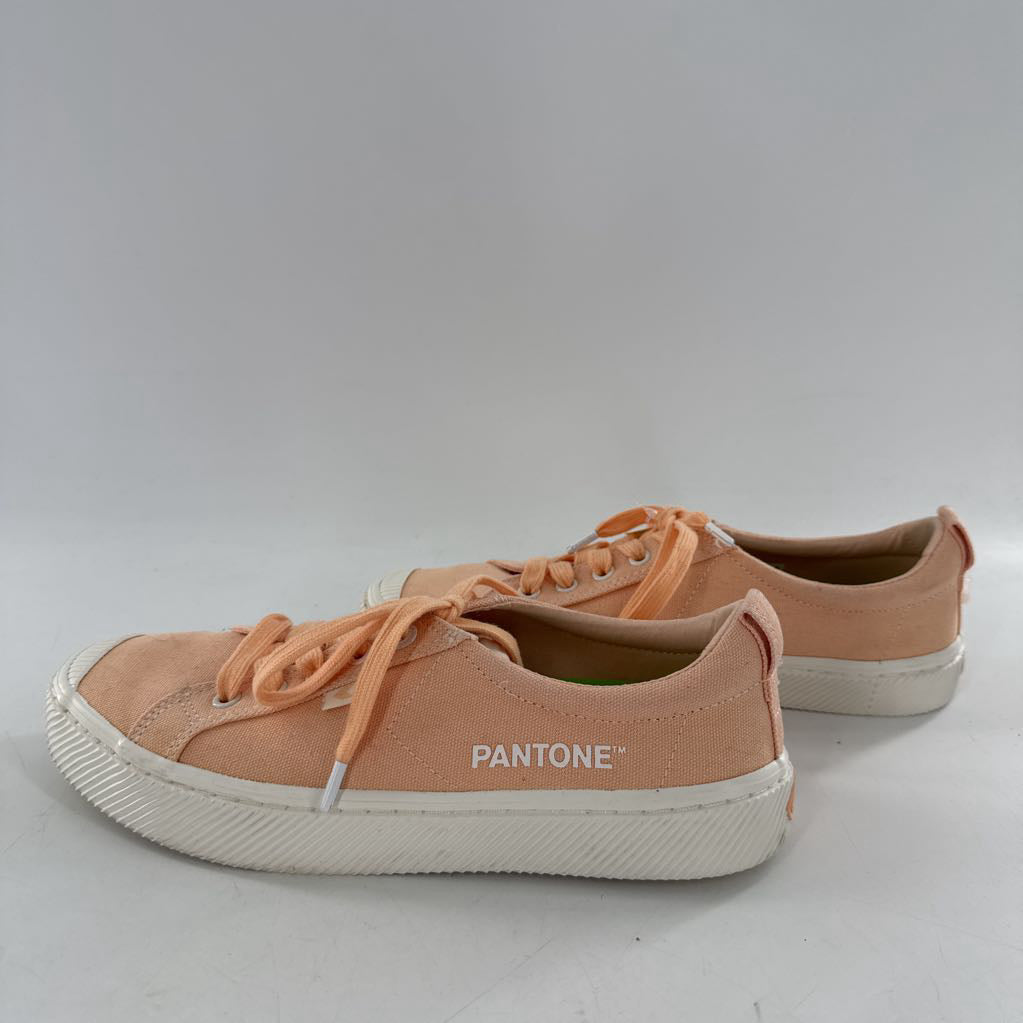 9 lace-up sneaker