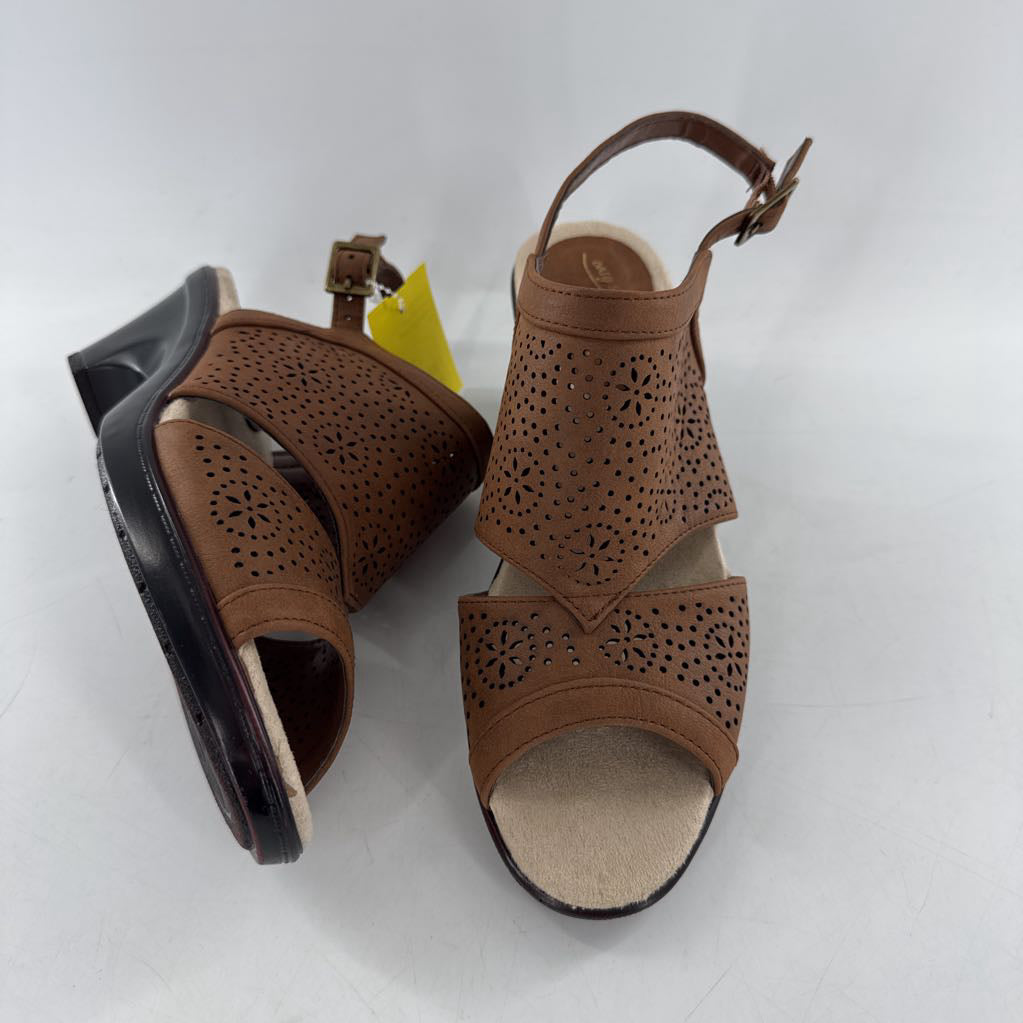 8 wedge heel perforated sandal