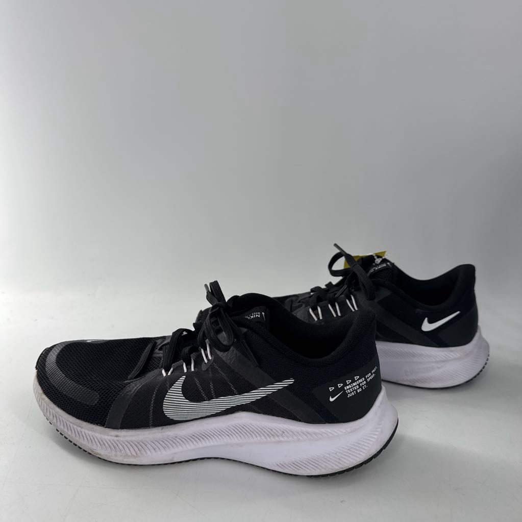 7.5 lace-up sneaker
