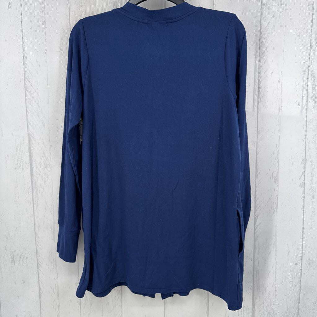 M lightweight button front cardi