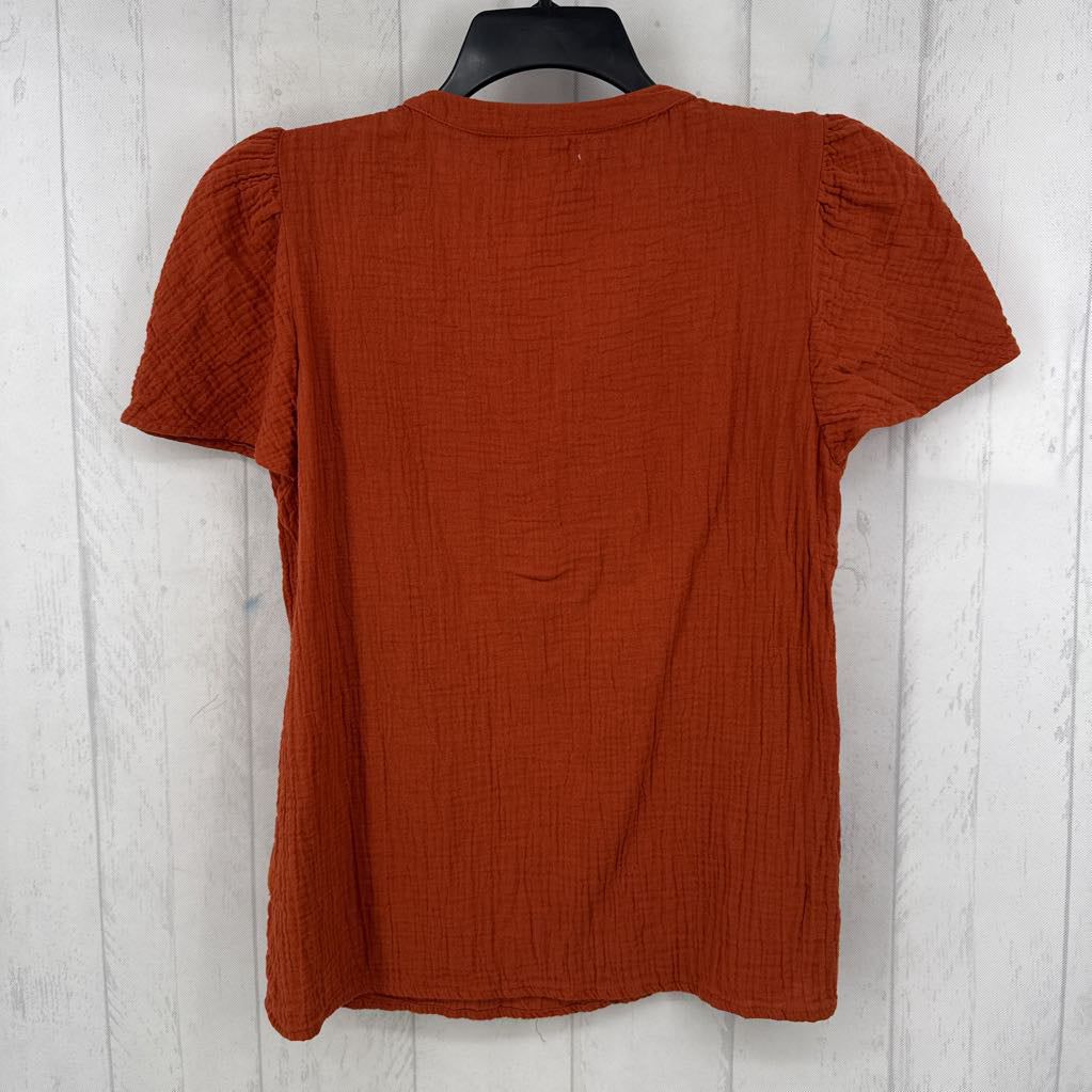 S gauze split neck flutter slv top
