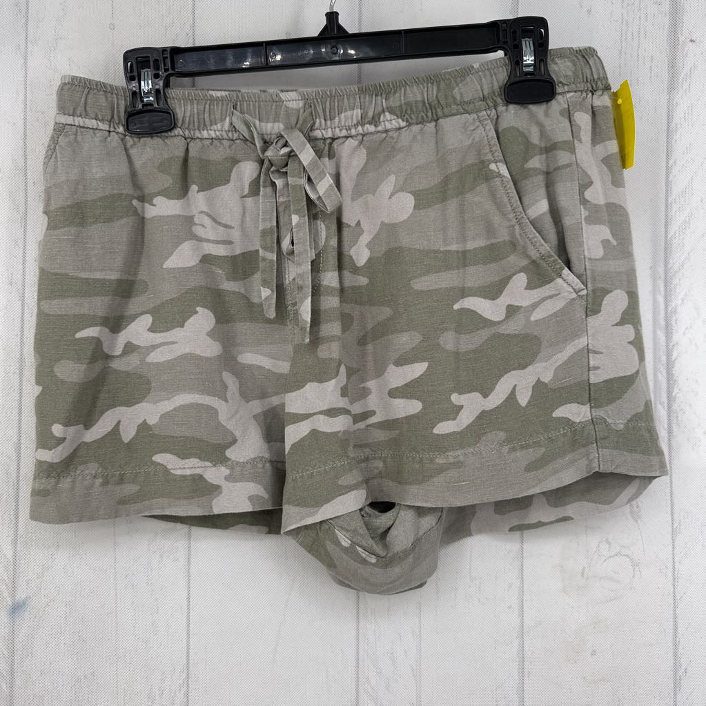 S camo print shorts