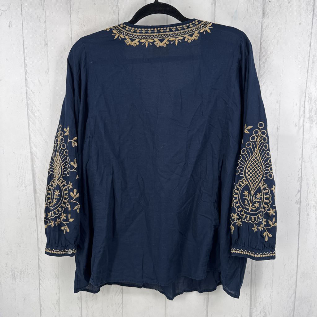 2X flo embroidered split neck 3/4 slv top