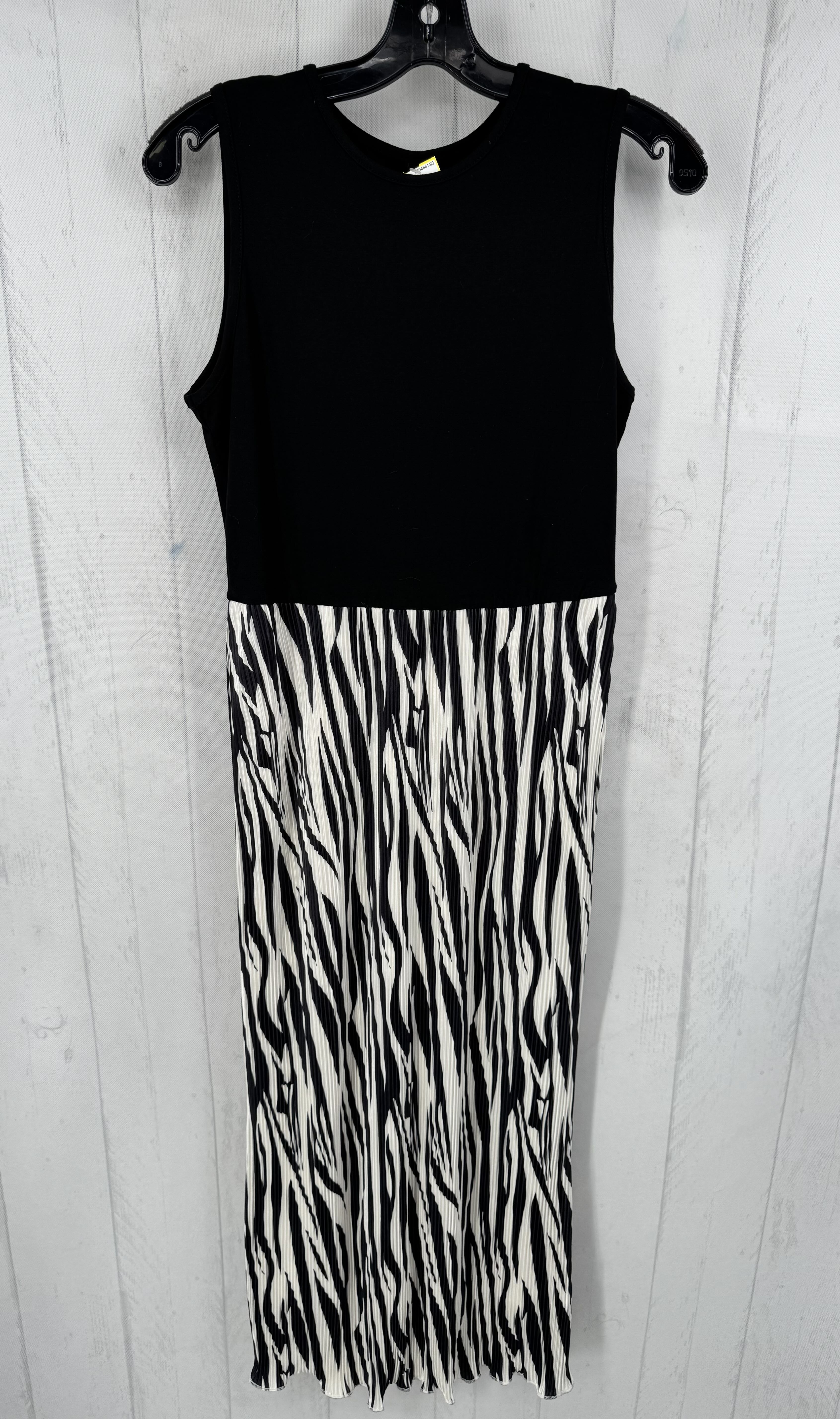 M zebra print pleated bottom slvls dress