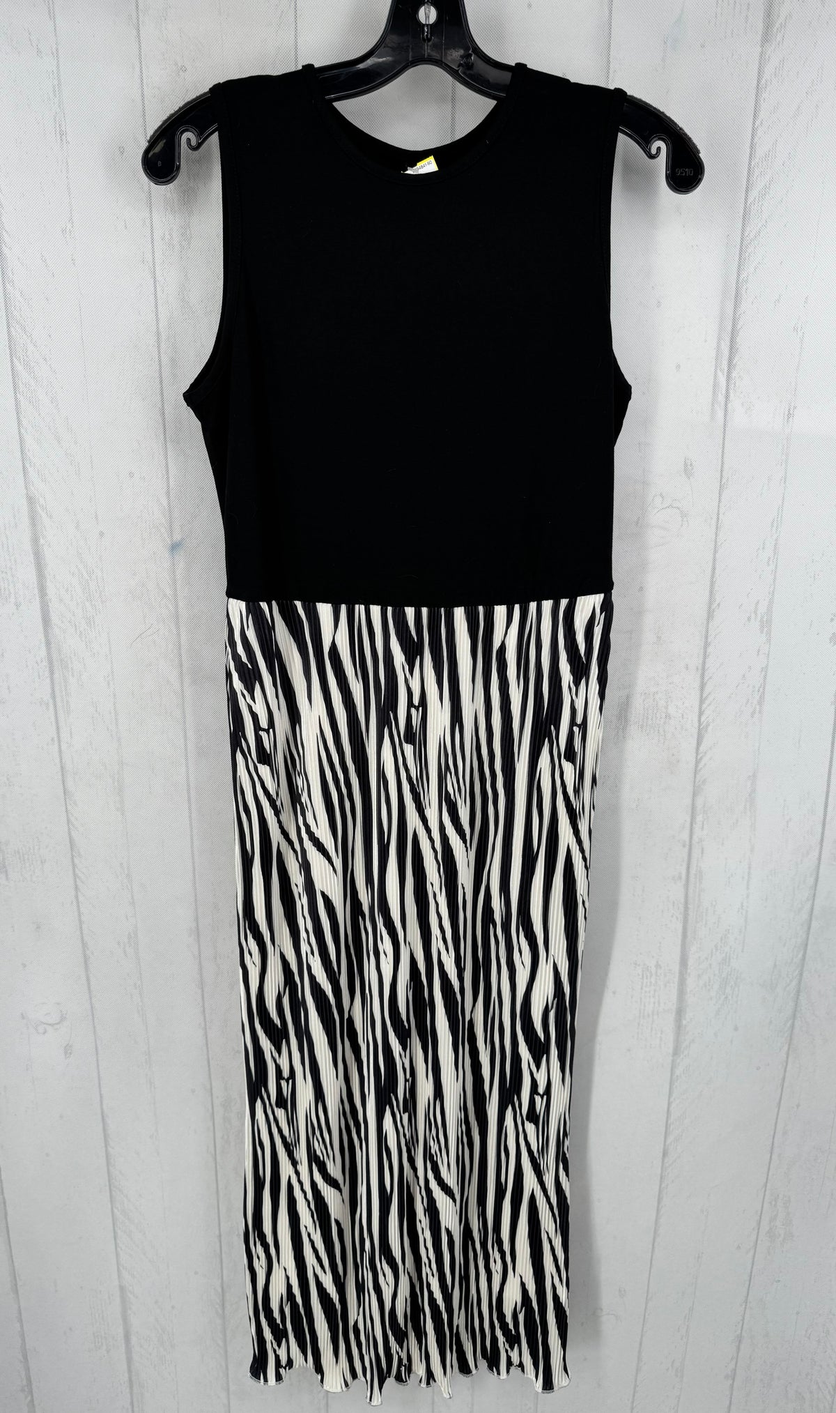 M zebra print pleated bottom slvls dress