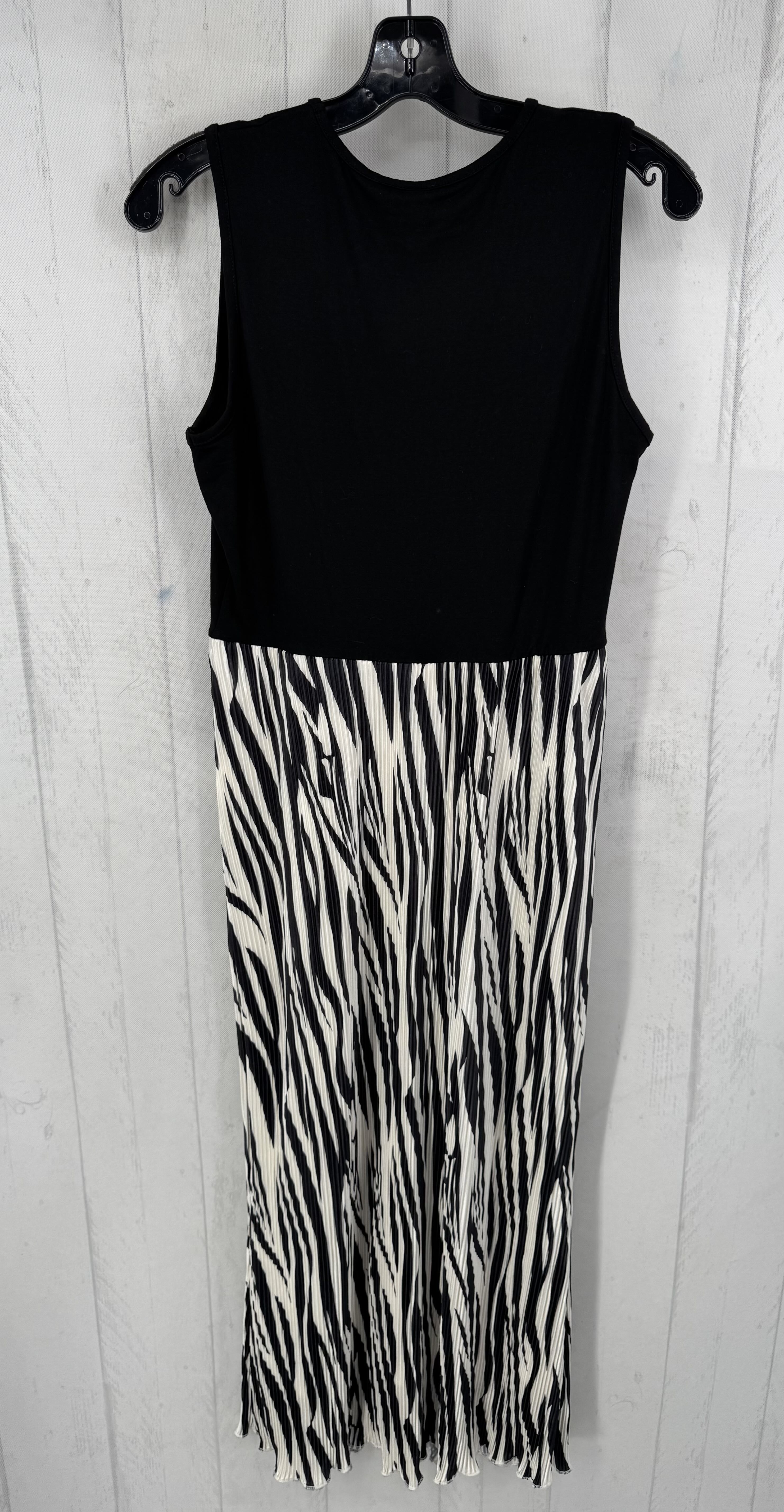M zebra print pleated bottom slvls dress