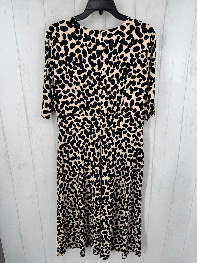 12 dot print scoop neck s/s dress