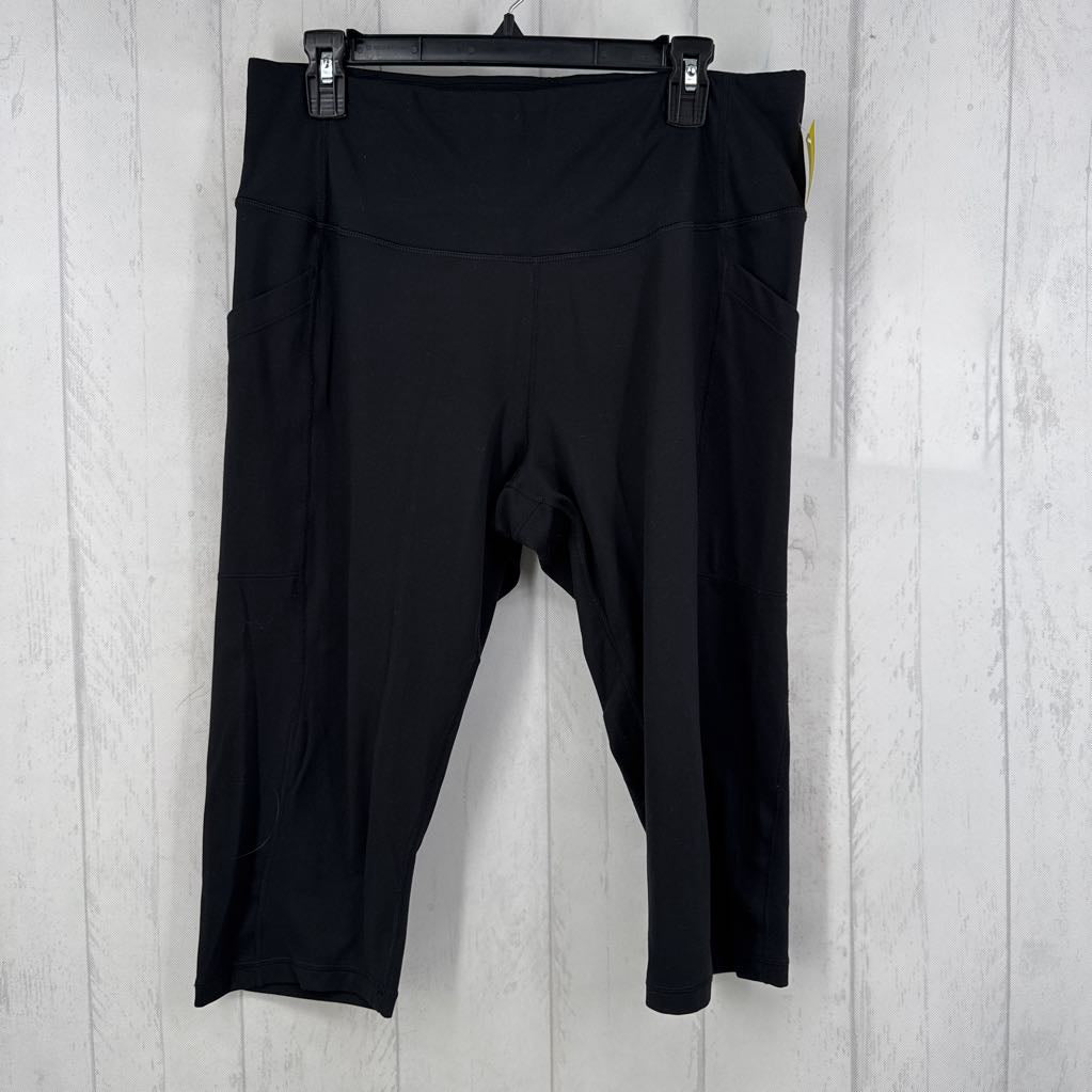 XL hi-rise capris