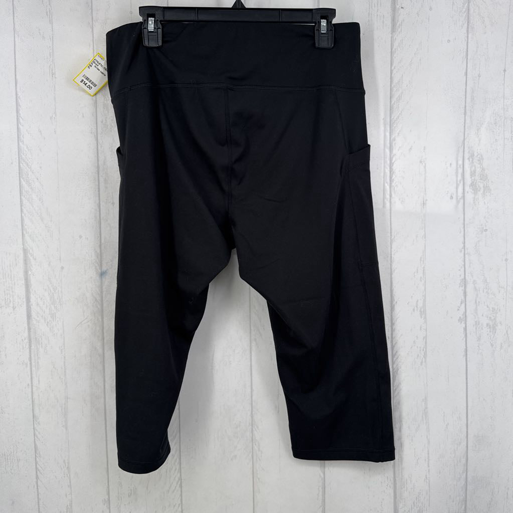 XL hi-rise capris