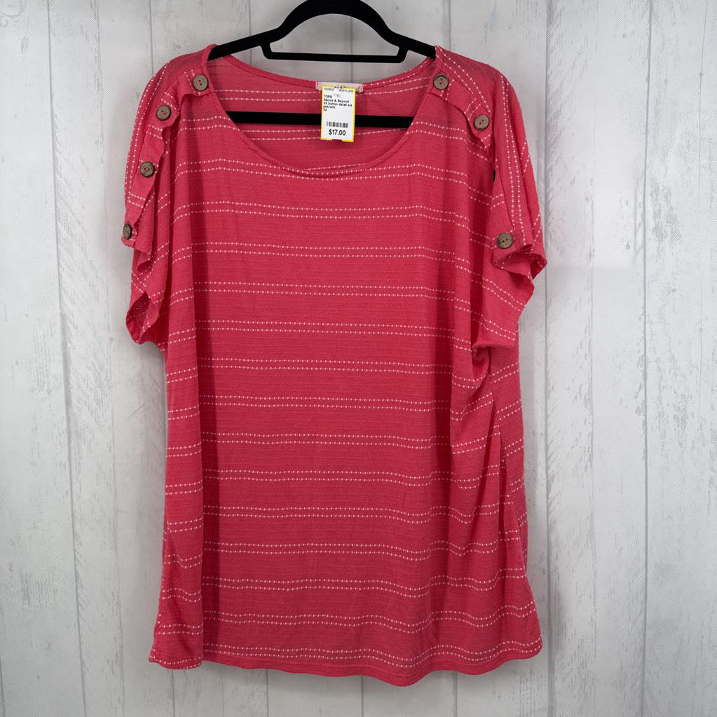 3X button detail s/s tee