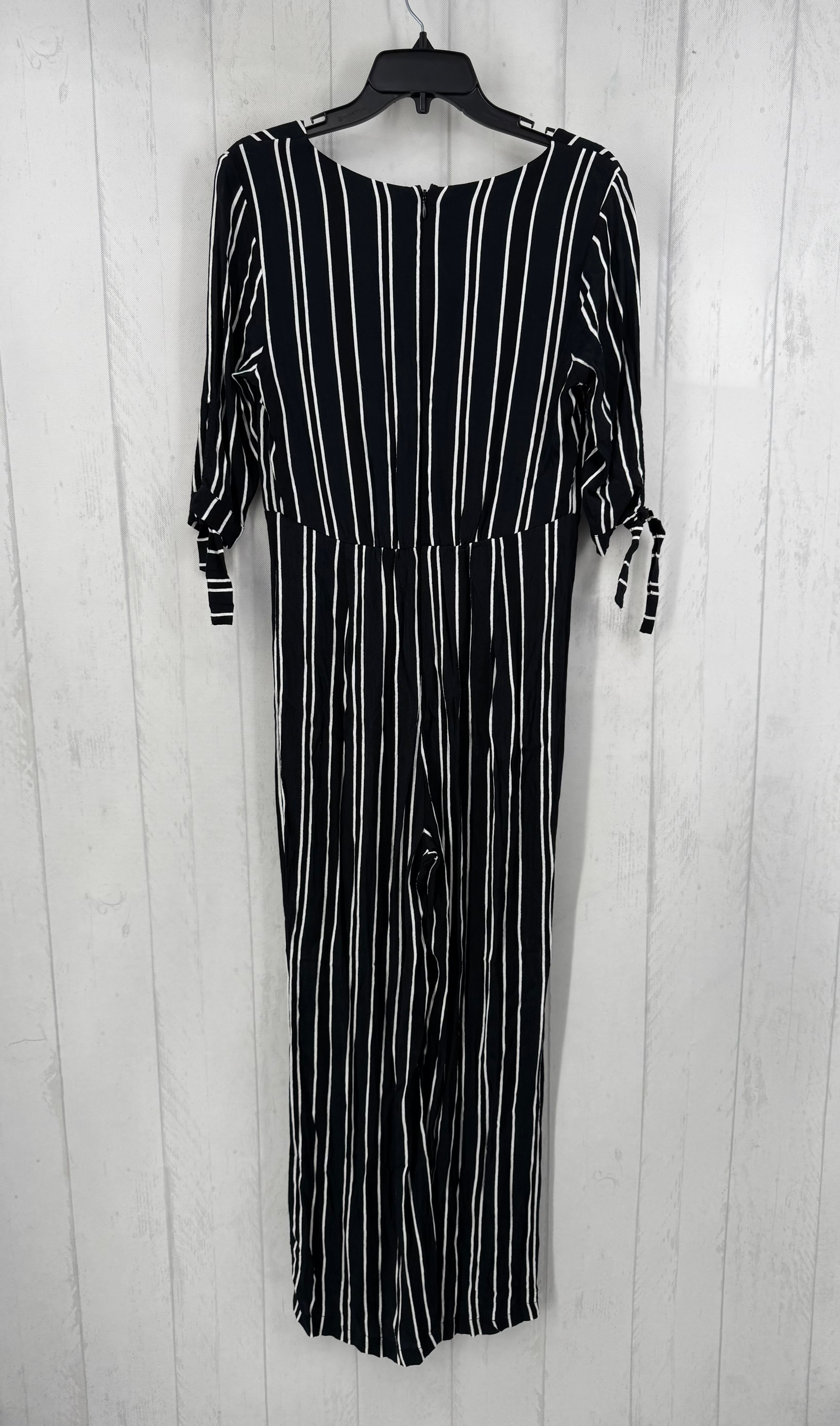 M striped v-neck elbow slv jumpsuit