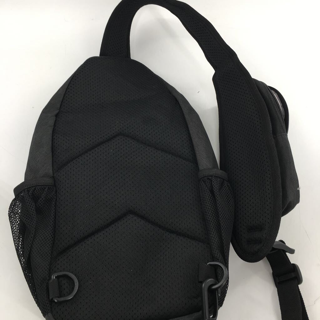 nylon slingbag