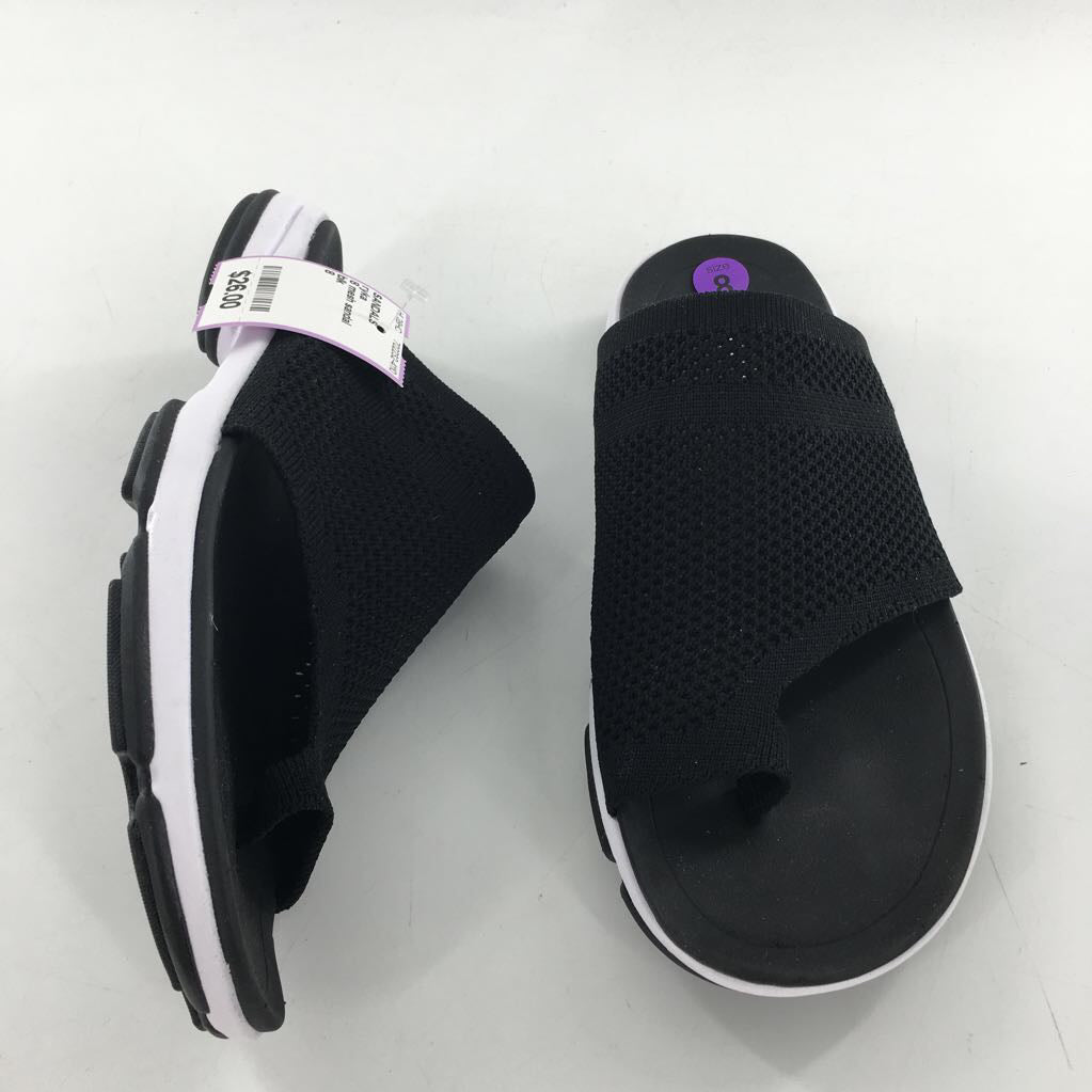 8 mesh sandal