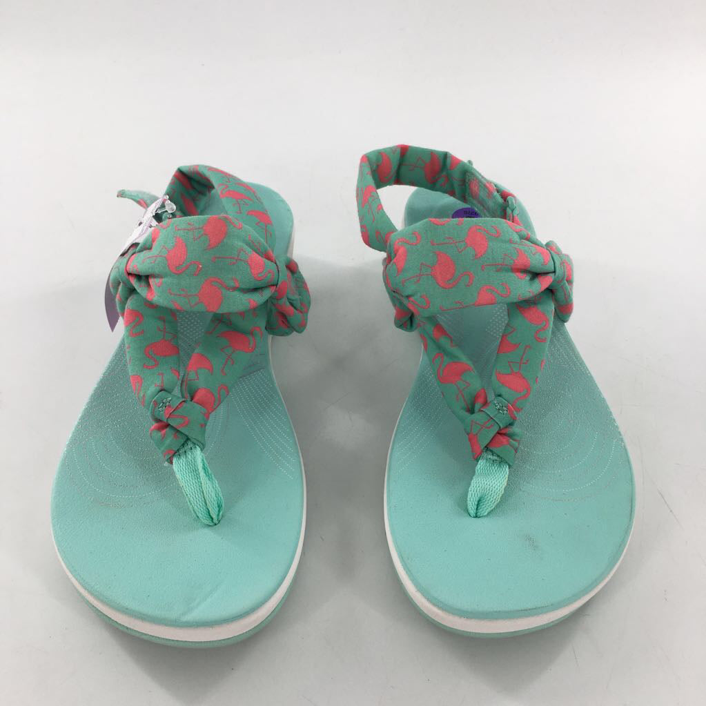 8 flamingo print t-strap sandal
