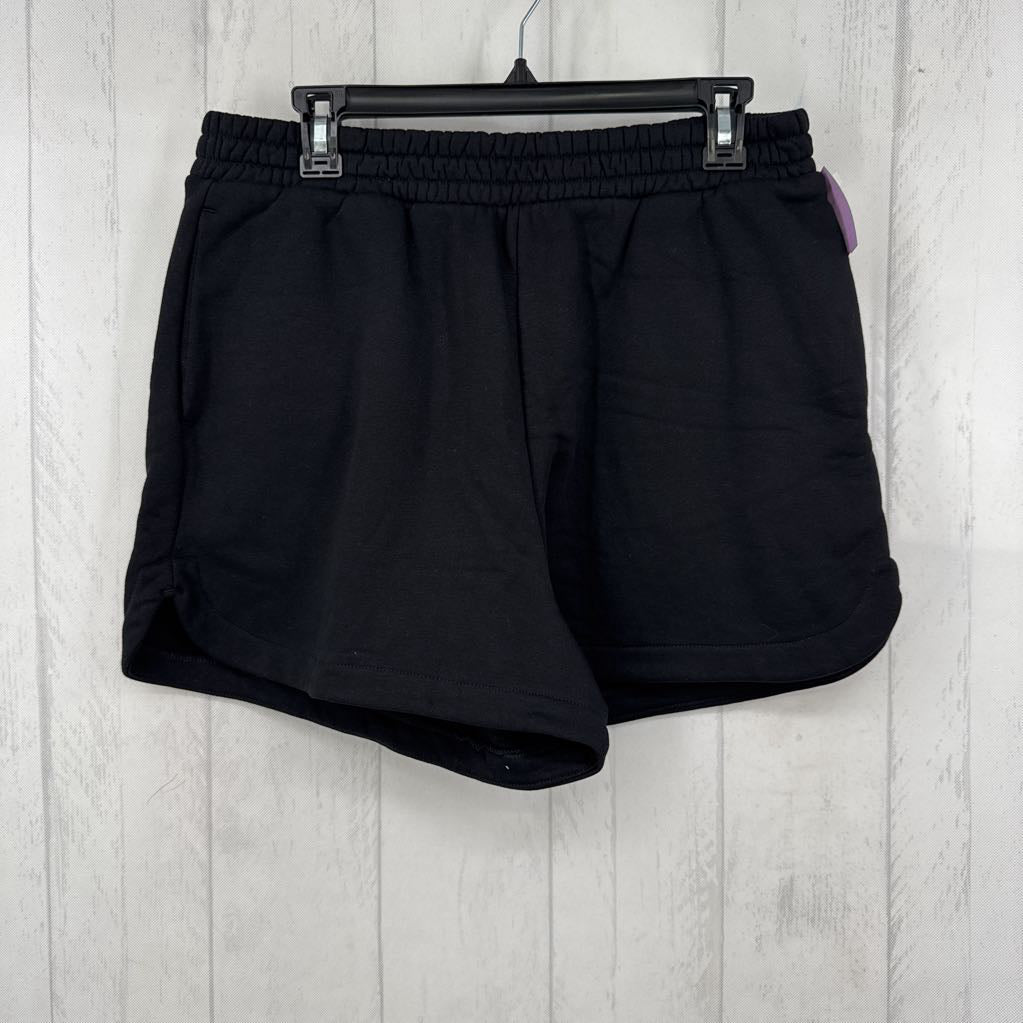 L pull-on shorts