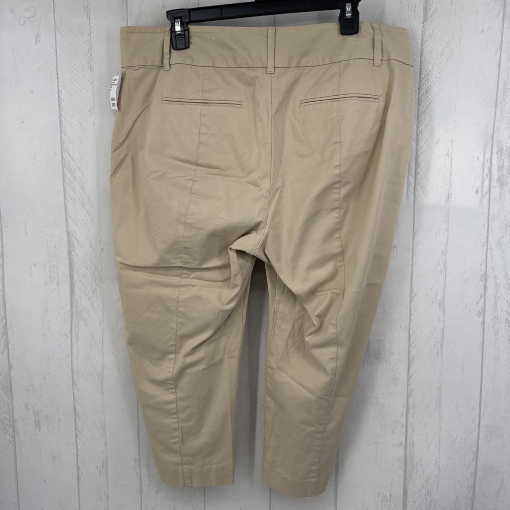 14p curvy fit capris