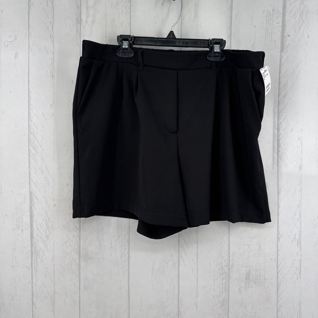 L pull-on trouser shorts