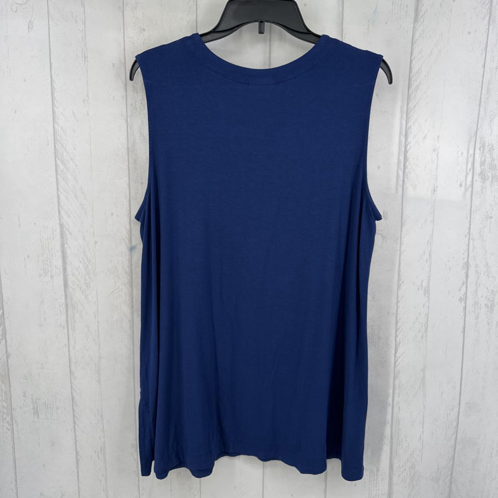XL round neck flowy tank