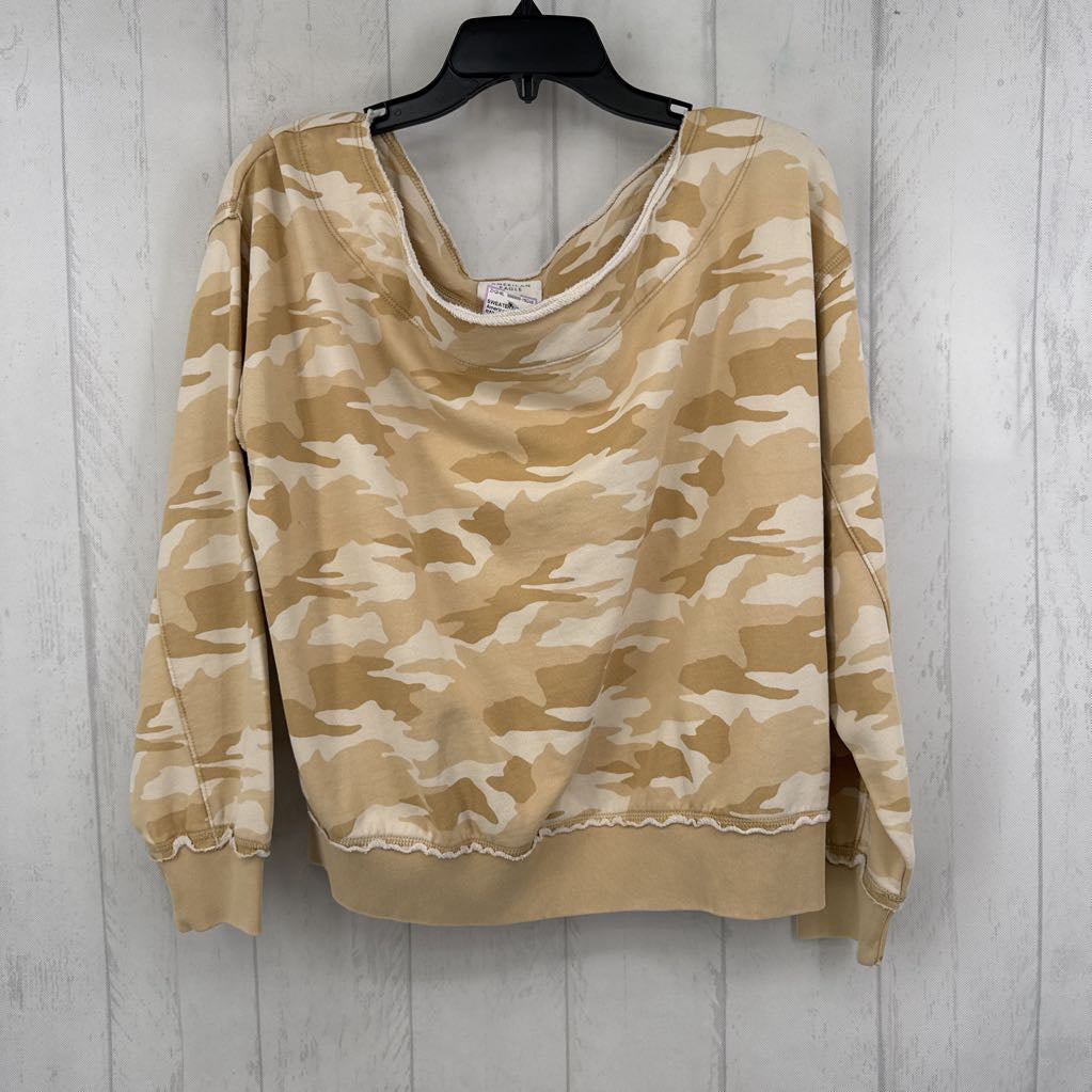 R50 S camo print sweatshirt